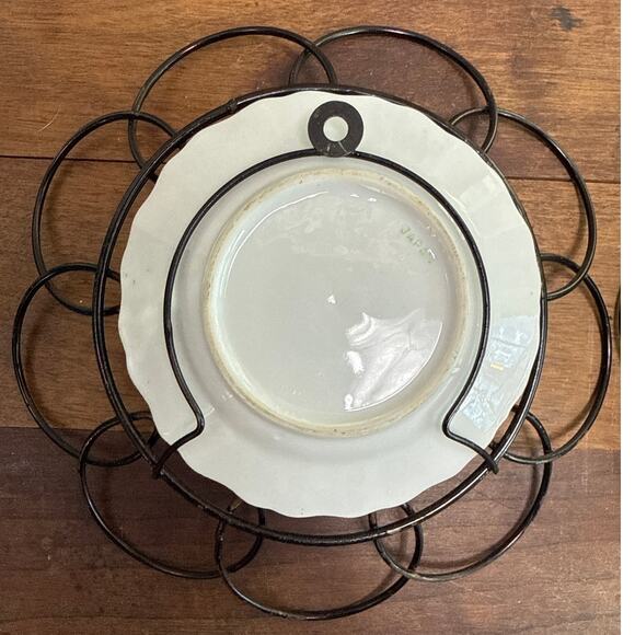 Wire Frame Vintage Decorative Plates . Ash Tray . Wall Decor Japan Hand Painted - Picture 7 of 10